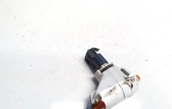Front fender indicator light