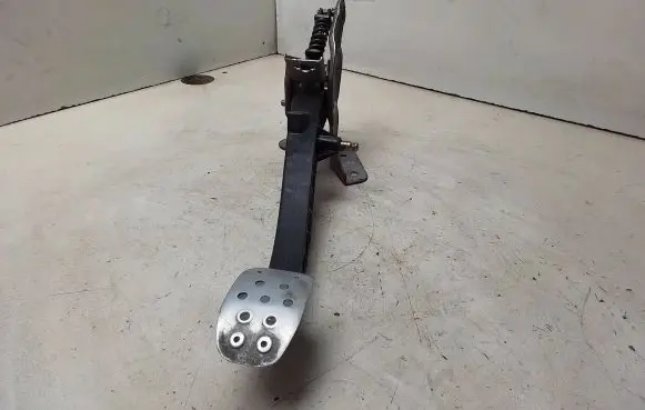 Renault Megane II Clutch pedal 725462