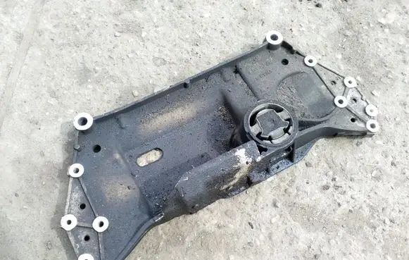 Volkswagen Golf V Front subframe 1K0199369F