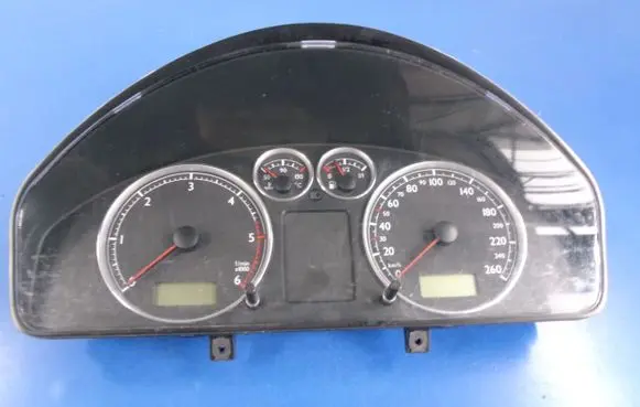 Volkswagen Sharan Speedometer (instrument cluster) 7M3920800H