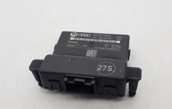 Audi A3 S3 8P Gateway control module 1K0907530Q 1K0907951