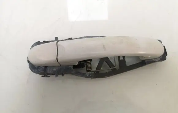 Volkswagen Touran I Rear door exterior handle 7H0837209