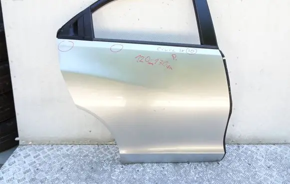Honda Civic IX Rear door