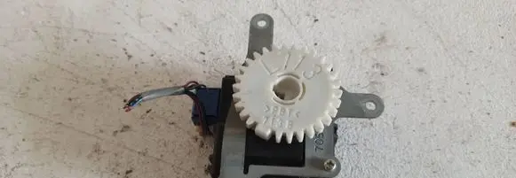 Toyota Auris 150 Air flap motor/actuator 0638000920