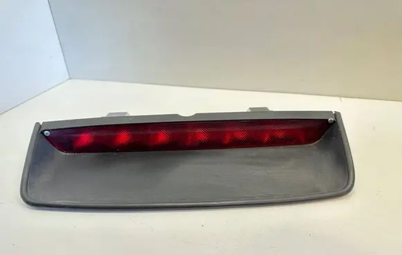 Nissan Primera Third/center stoplight 270277