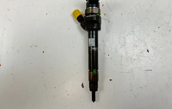 BMW 3 F30 F35 F31 Fuel injector 7798446