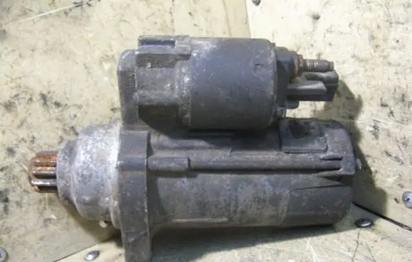 Volkswagen Golf V Starter motor 02M911023N 20TDI