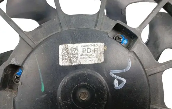 Hyundai i30 Air conditioning (A/C) fan (condenser) 