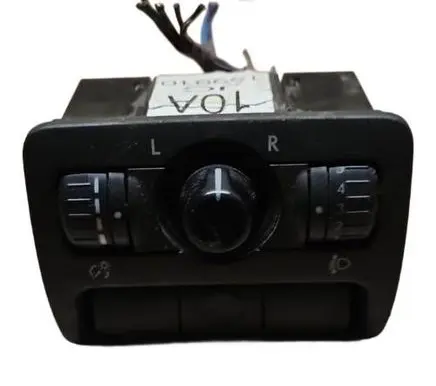 Subaru Outback Wing mirror switch 159910