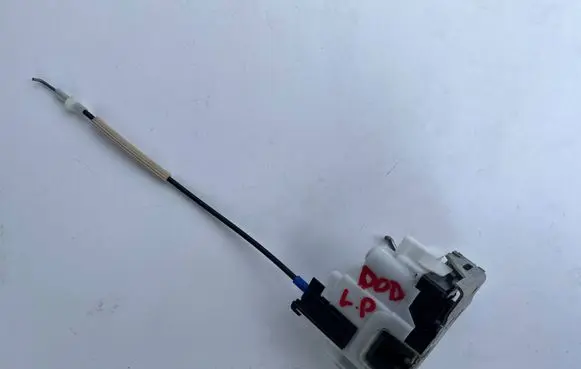 Fiat Doblo Front door lock FIAT DOBLO II ZAMEK DRZWI LEWYCH PRZEDNICH 5-PIN
