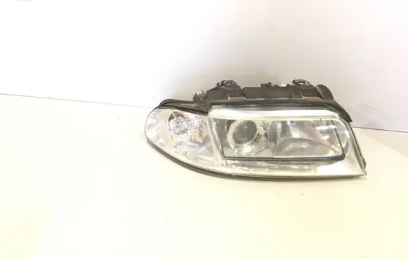 Audi A4 S4 B5 8D Headlight/headlamp 8D0941030AN