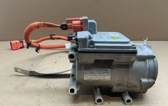 Dacia Spring Air conditioning (A/C) compressor (pump) 926006978R