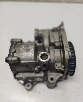 Audi A6 S6 C7 4G Oil pump 04L145208J 04L115763B