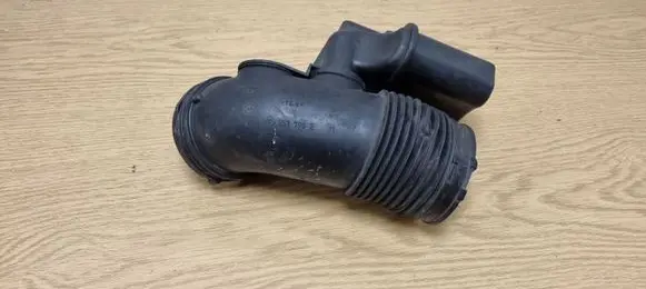 BMW 3 E90 E91 Air intake duct part 7536004