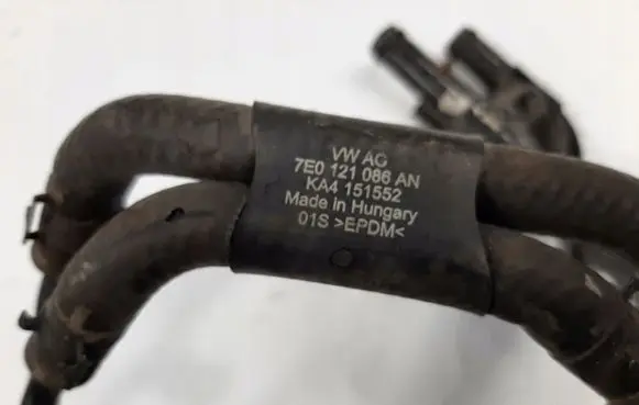 Volkswagen Transporter - Caravelle T6 Engine coolant pipe/hose 7E0121086AN