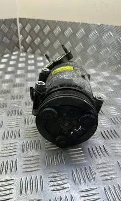 Land Rover Evoque I Air conditioning (A/C) compressor (pump) AV6119D629DB