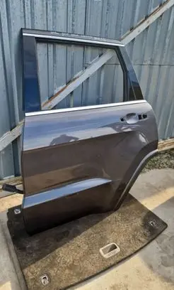 Jeep Grand Cherokee (WK) Rear door