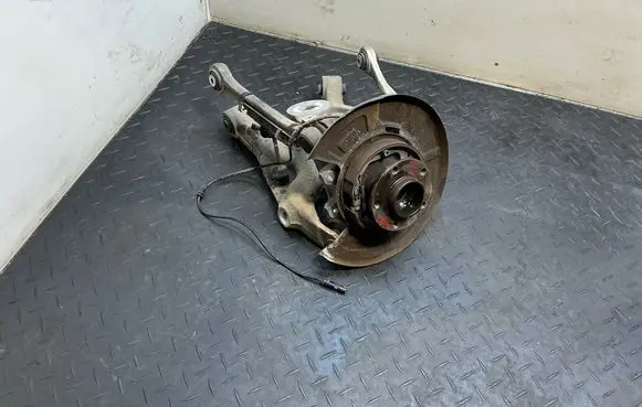BMW X5 E70 Rear wheel hub spindle/knuckle 6770984 6770954