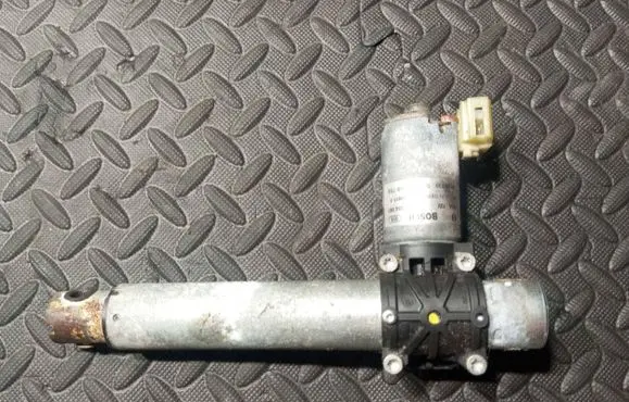 BMW 5 F10 F11 Seat adjustment motor 9168758
