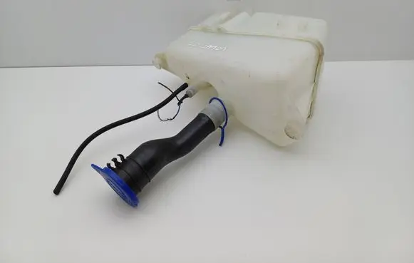 Volvo C70 Windshield washer fluid reservoir/tank 9190692
