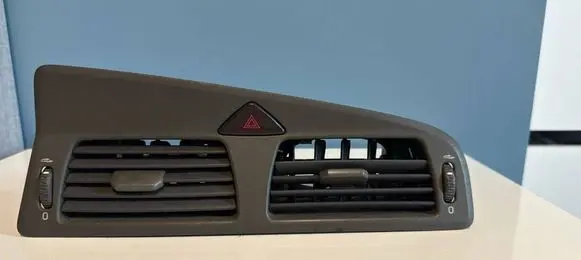 Volvo V70 Dash center air vent grill 9441045 00W482