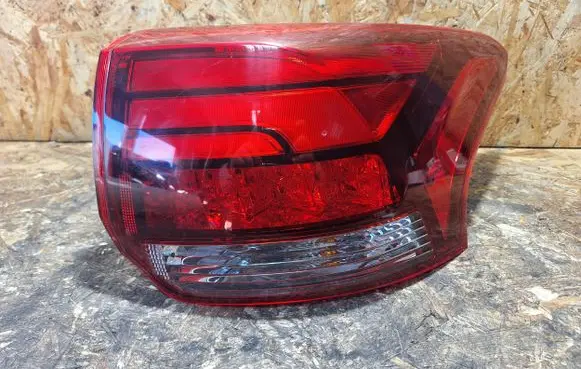 Mitsubishi Outlander Rear/tail lights