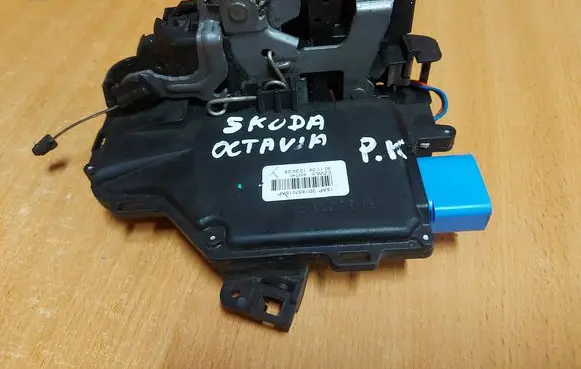Skoda Octavia Mk3 (5E) Front door lock 3D1837015AP