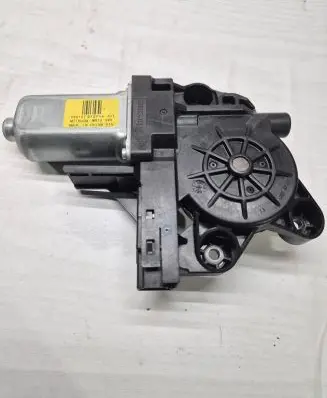 Volvo S80 Front door window regulator motor WR12290 090107970714101