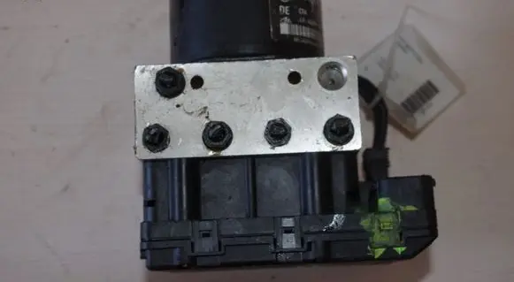 Volkswagen Golf IV ABS Pump 1J0907379C 1J0614217E
