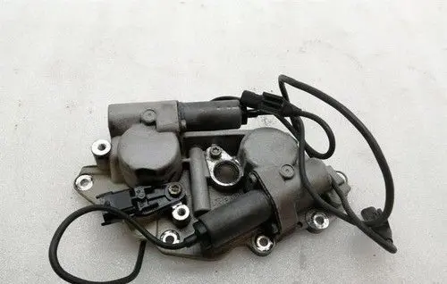Mercedes-Benz CLS C219 Camshaft A1560513403