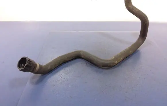 BMW 5 E39 Engine coolant pipe/hose 8378368