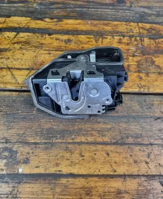 BMW 5 E60 E61 Rear door lock A053702 51217202143