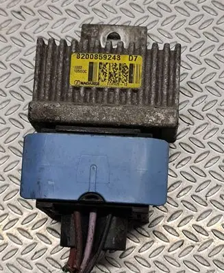 Renault Scenic III - Grand scenic III Glow plug pre-heat relay 8200859243 10500