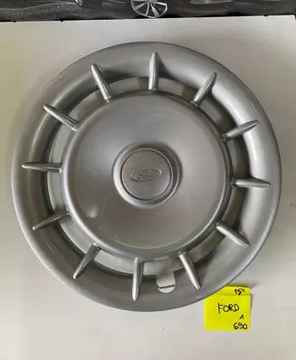 Ford Fiesta R15 wheel hub/cap/trim 