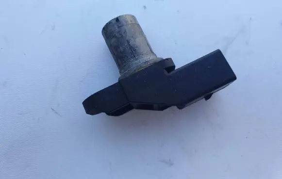 BMW 5 E60 E61 Camshaft position sensor 7794646 6109 7041