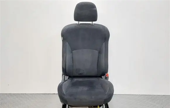 Mitsubishi Outlander Front passenger seat 