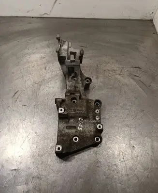 Dodge Avenger Generator/alternator bracket 03G903143J