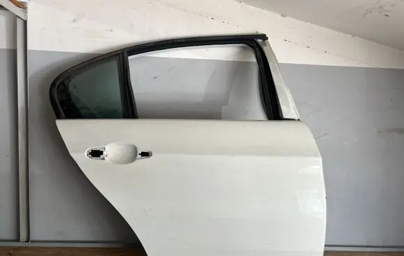 BMW 3 E90 E91 Rear door