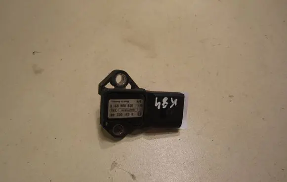 Volkswagen PASSAT B6 Air pressure sensor 038906051C 10052711419A 0281002401