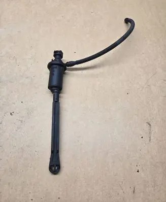 Opel Vivaro Clutch master cylinder 91165692