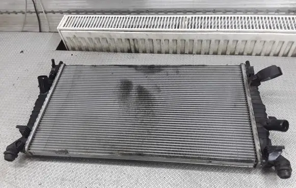 Ford Focus Coolant radiator 3M5H8005TL