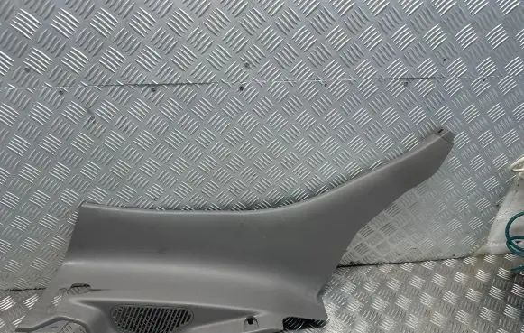Mitsubishi L200 (D)pillar trim (top) MN123877HA