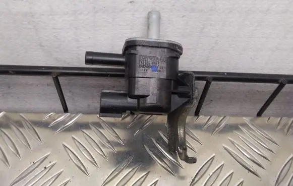 Toyota Prius (XW30) Turbo solenoid valve 9091012276 1362007010