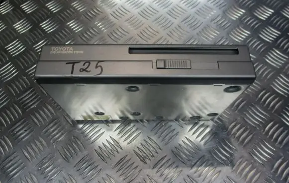 Toyota Avensis T250 Radio/CD/DVD/GPS head unit 08662-00850