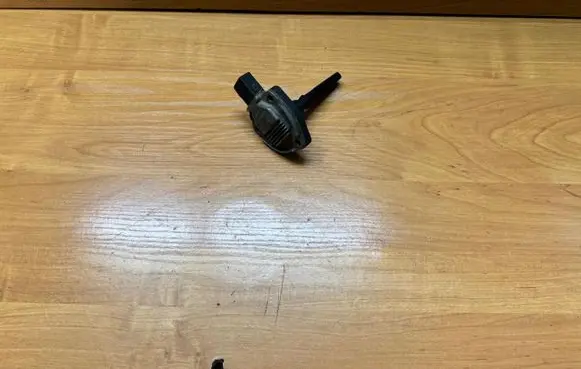 BMW 5 E39 Oil level sensor 7508003 6PR00786802