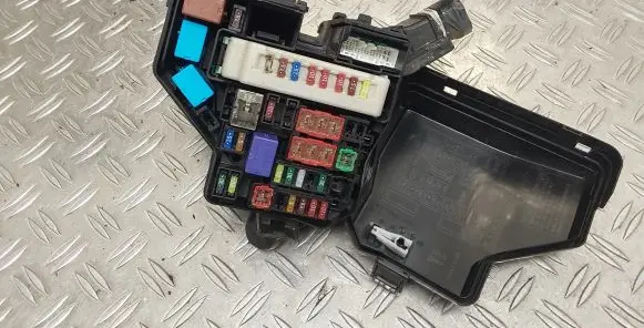 Toyota Verso-S Fuse box set