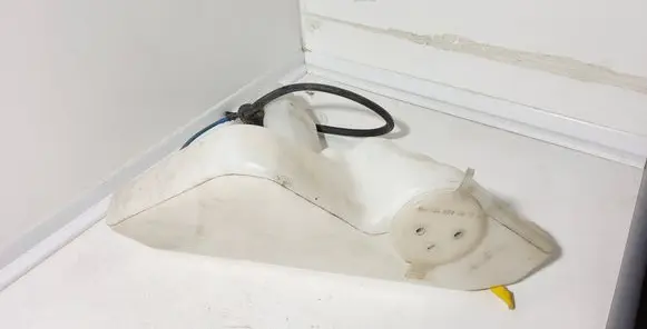 Mercedes-Benz A W168 Windshield washer fluid reservoir/tank 1688690220 A1248690072