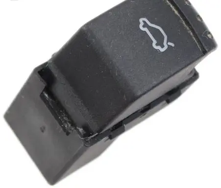 Volkswagen PASSAT B5.5 Tailgate opening switch 1J0959831A