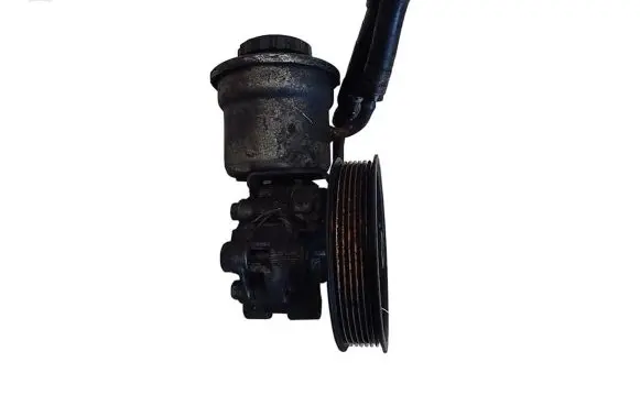 Toyota Corolla Verso E121 Power steering pump