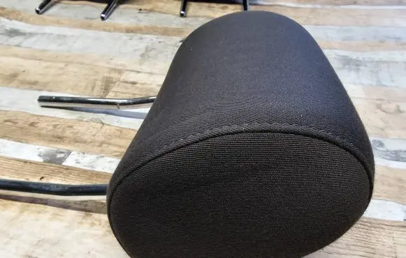 Audi A4 S4 B7 8E 8H Front seat headrest 